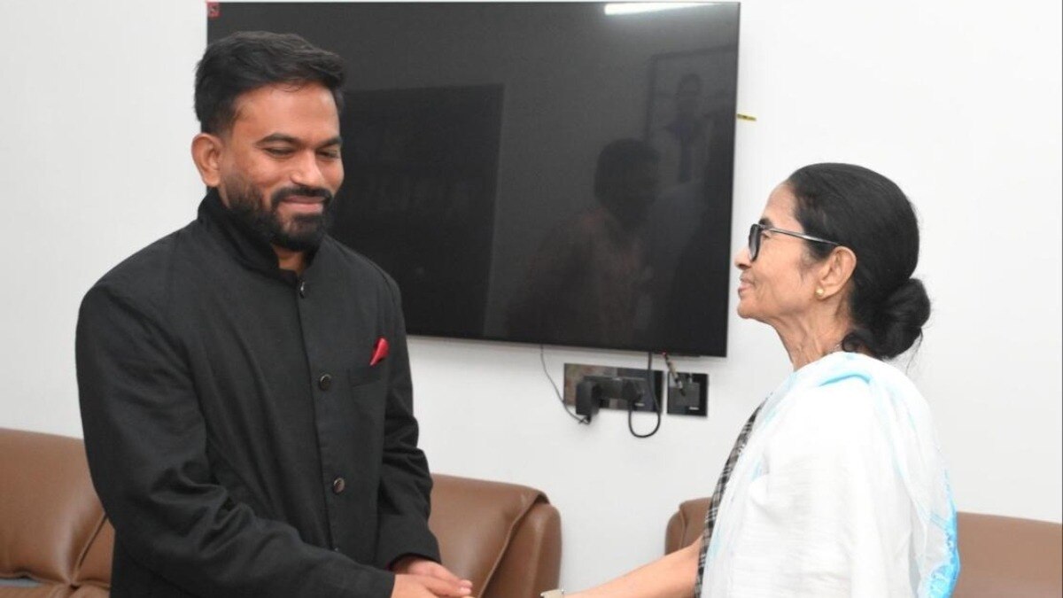 ममता बनर्जी से मिले CJP संस्थापक अभिजीत दिपके.(Photo-PTI)