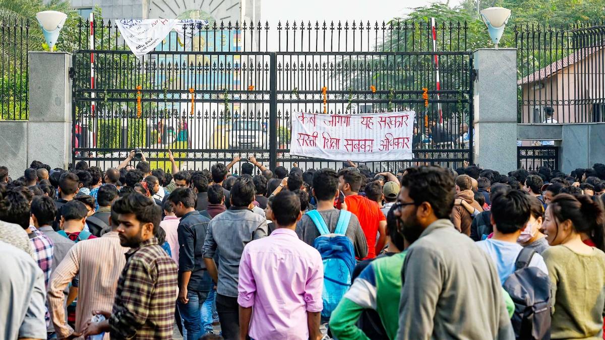 JNU में विरोध प्रदर्शन (प्रतीकात्मक तस्वीर-PTI)