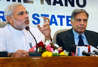 मोदी-टाटा की प्रेस कांफ्रेंस