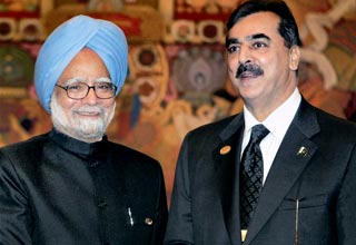 मनमोहन सिंह, यूसुफ रजा गिलानी