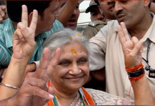 डांस करती शीला दीक्षित