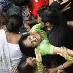 मुंबई हमले में मारे गए लोगों के परिजन