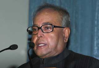 विदेश मंत्री प्रणव मुखर्जी