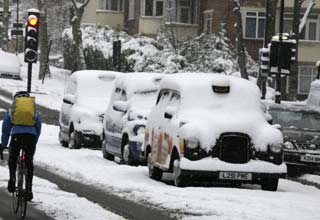 ब्रिटेन में बर्फबारी