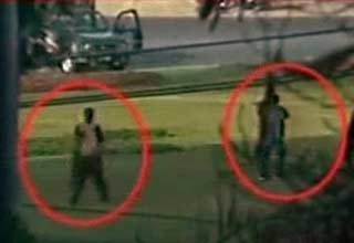 हमला करते आतंकी