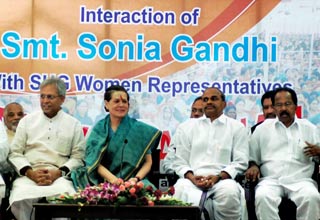 सोनिया गांधी एवं अन्‍य कांग्रेसी नेता