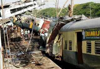 ट्रेन का मलबा