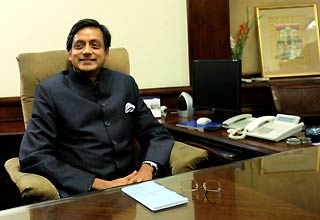 शशि थरूर