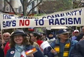 नस्लभेद पर भारत के साथ पूरी दुनिया