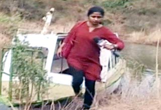 अगवा डीएम की रिहाई को लेकर सरकार प्रयासरत