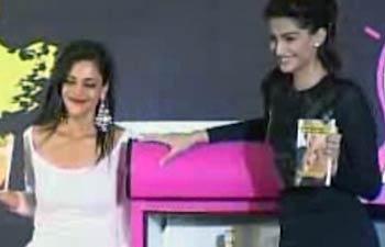 कली पुरी और सोनम कपूर