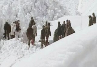 जम्मू में बर्फीला तूफान