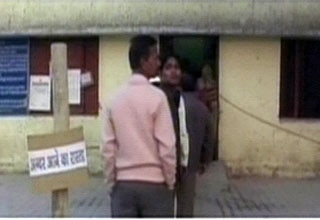 धीमी शुरुआत