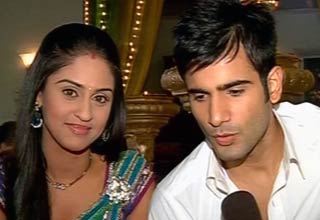 जोडि़यों के मिलन का दौर...