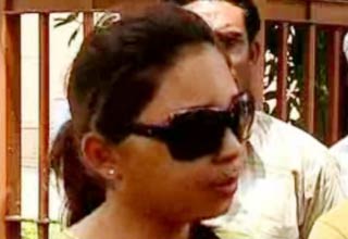 चारू खंडाल की बहन