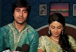 कहीं संगीत, कहीं मेहंदी के रंग