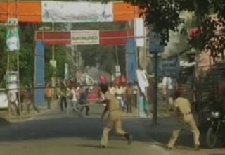 अधिकार यात्रा के दौरान उपद्रव