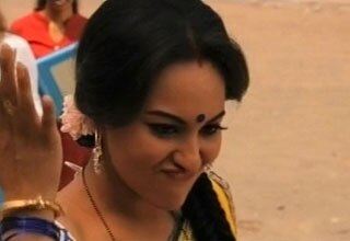 सोनाक्षी सिन्‍हा