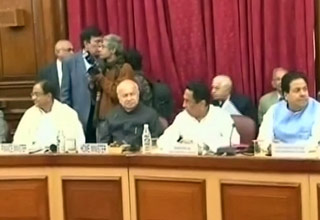 एंटी रेप बिल पर सर्वदलीय बैठक