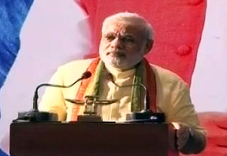 नरेंद्र मोदी