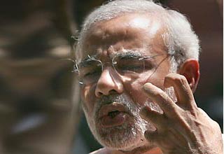 नरेंद्र मोदी