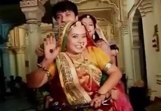 साइकिल पर चली टीम दीया बाती