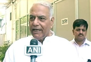 पूर्व वित्त मंत्री यशवंत सिन्‍हा