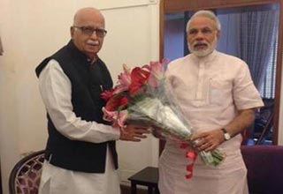 आडवाणी और नरेंद्र मोदी