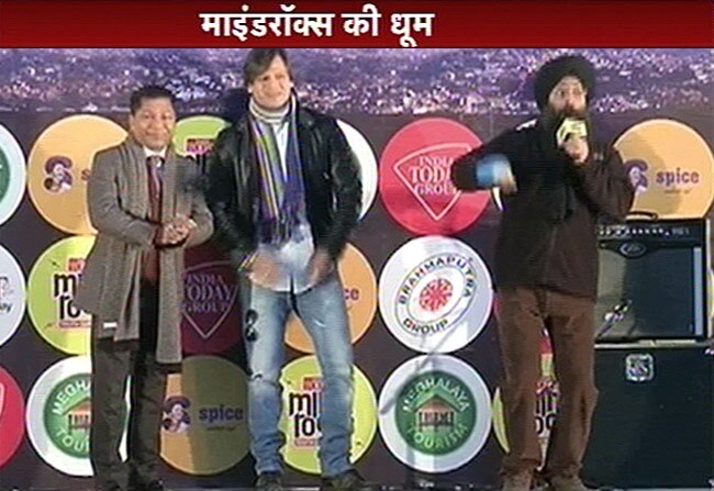 माइंड रॉक्‍स के दौरान विवेक ओबराय और रब्‍बी शेरगिल.