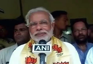 गंगा आरती और मोदी