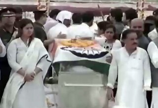 मुंडे को श्रद्धांजलि