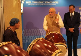 नरेंद्र मोदी