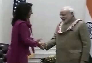 अमेरिका में तुलसी गबार्ड से मिले पीएम मोदी
