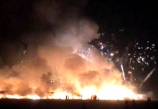 पटाखा बाजार में आग