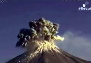 मेक्सिको में फटा ज्वालामुखी