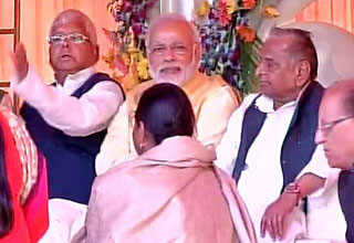 mulayam yadav with laloo prasad and narendra modi
