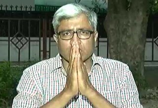 'आप' की तरफ से आशुतोष ने मांगी गजेंद्र के परिवार से माफी