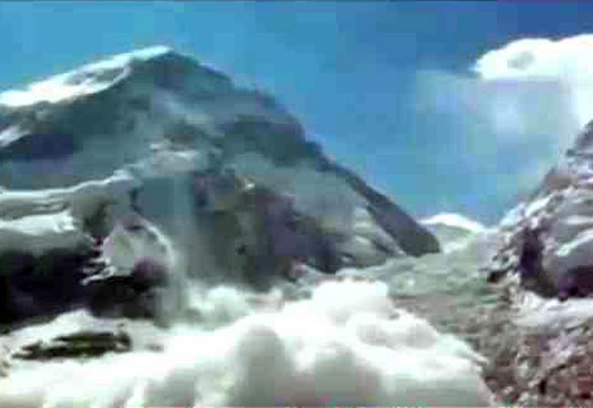 माउंट एवरेस्ट पर मौत का जलजला