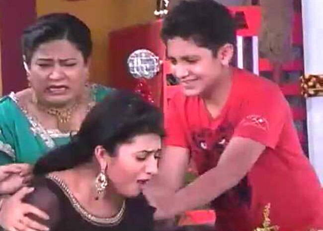 इशिता हुई नशे में टल्ली