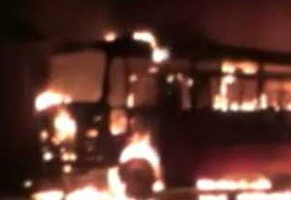 महाराष्ट्र में एक बस में लगी भीषण आग