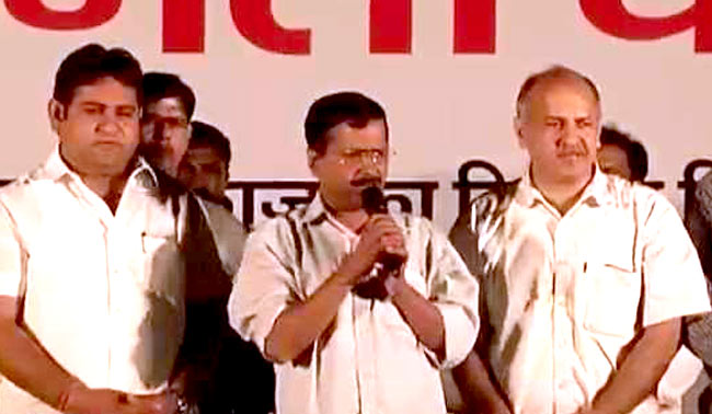 सीएम ने इस गाने के साथ पूरी की ओपन कैबिनेट