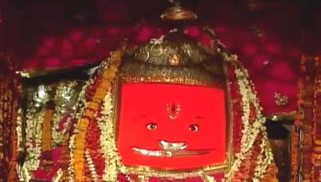 मंदिर में बच्चों के मुंडन संस्कार का विशेष महत्व