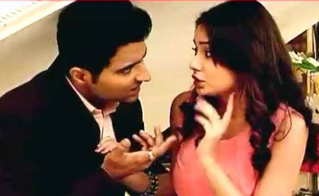 प्रेमिका संग लुकाछिपी और जासूसी का ट्विस्ट