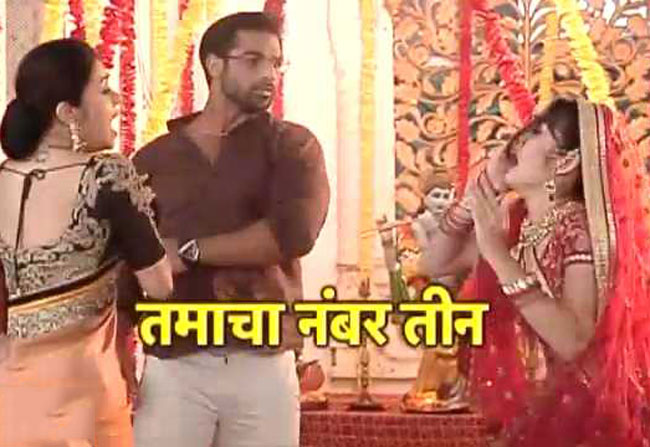 मीरा के गालों पर तमाचों की बरसात