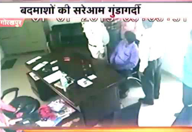 CCTV में कैद हुई बेखौफ बदमाशों की हरकत