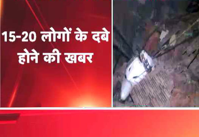 दिल्ली में गिरा मकान