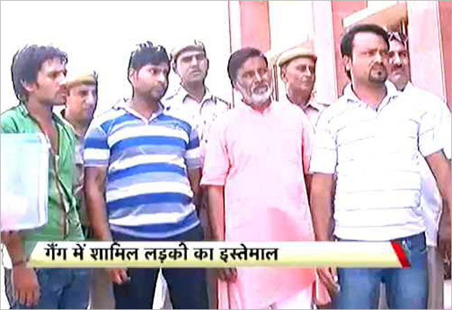 फर्जी पत्रकार समेत 5 लोग गिरफ्तार