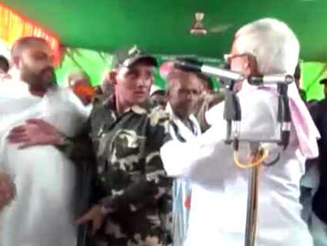 लालू प्रसाद यादव की सभा में हंगामा