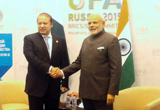 उफा में नवाज शरीफ-नरेंद्र मोदी की मुलाकात