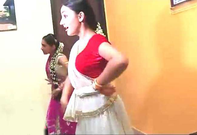 जब नायरा ने किया स्कूल में डांस!